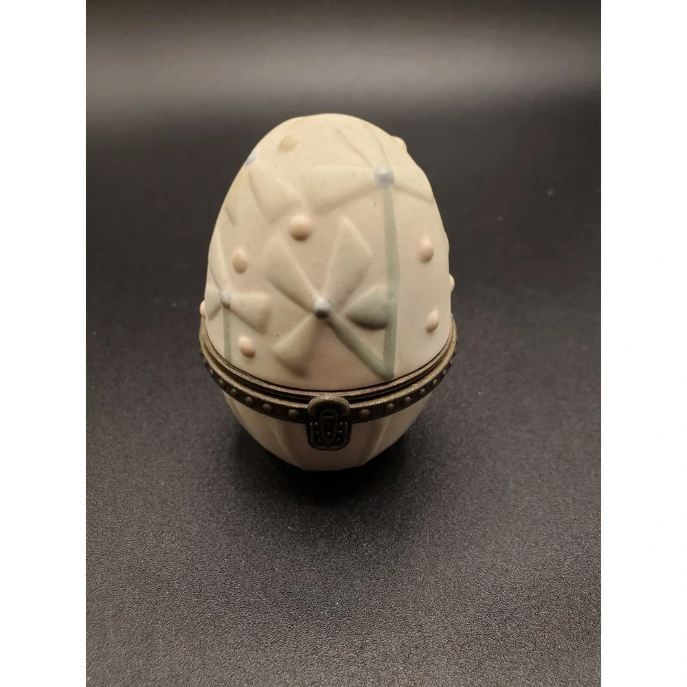 Dept. 56 Snowbunnies True Blue Friends Hinged Box Egg Shaped 3